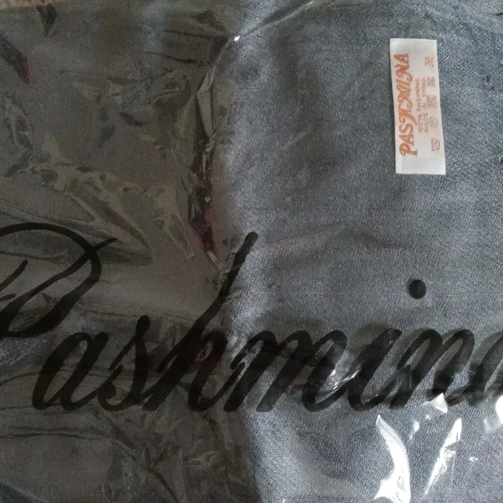 Pashmina Scarf/Wrap - Picture 2 of 2